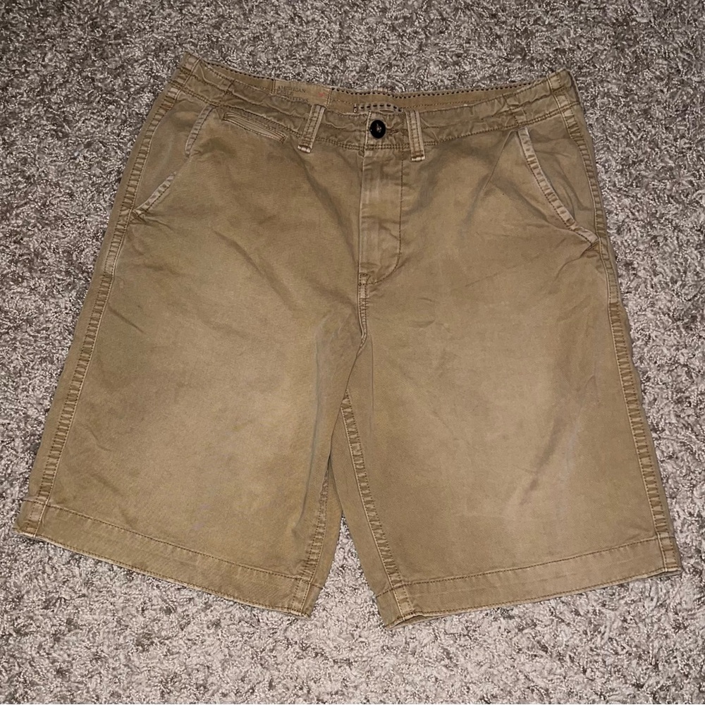 EUC Men’s American Eagle Longer Length Khaki Short - Sz 36